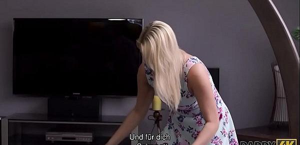 DADDY4K. Kerl schläft ein und sein Vater fickt seine Freundin